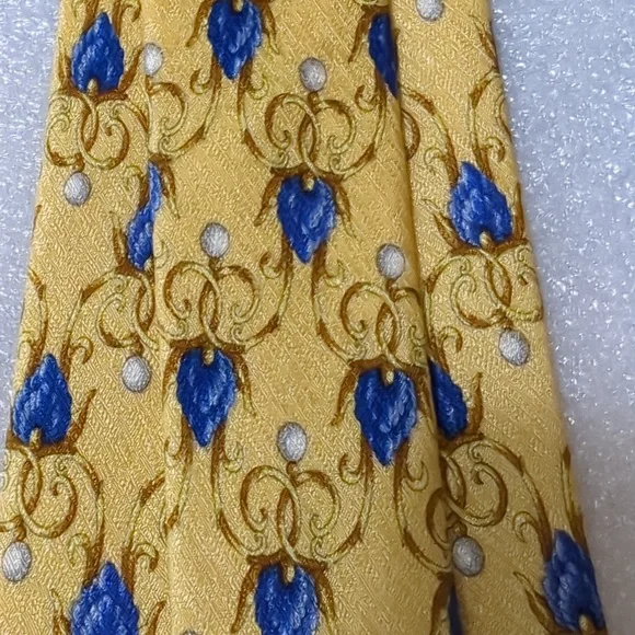 Van Heusen Silk Tie Gold and Blue Size 3 3/4" x 58" - Picture 5 of 5